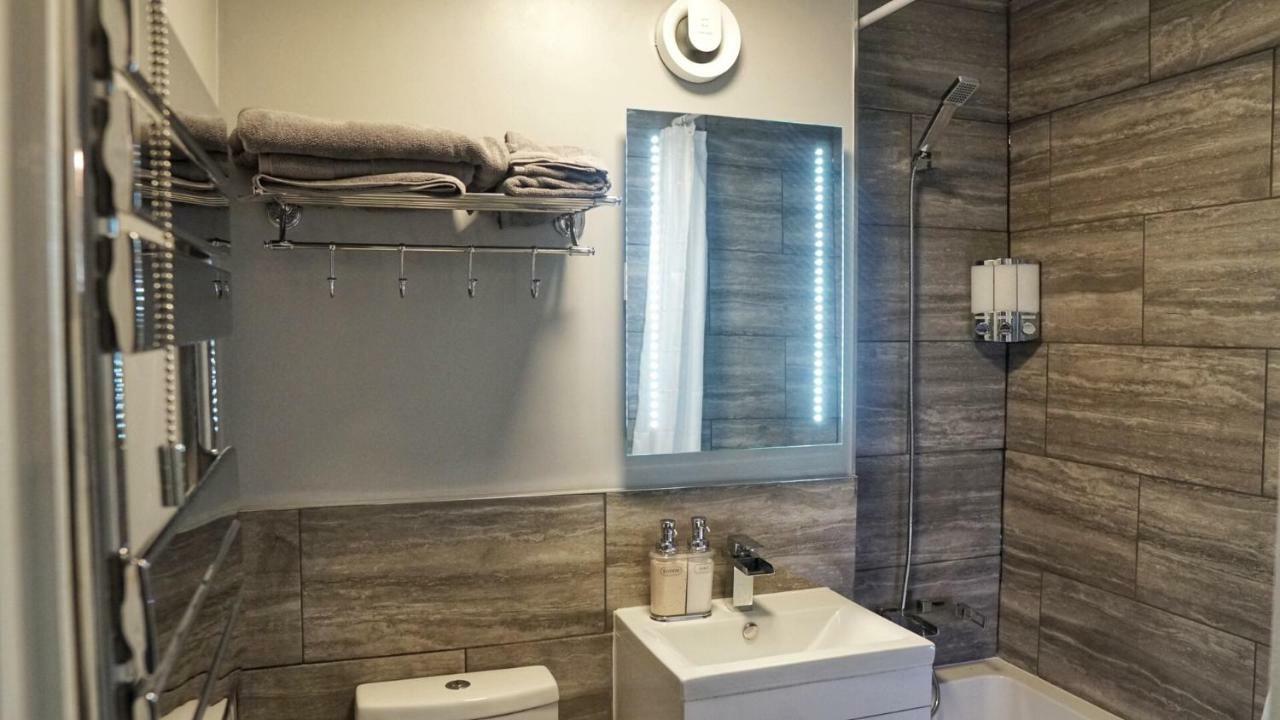 North London Apartment - Edmonton Ngoại thất bức ảnh